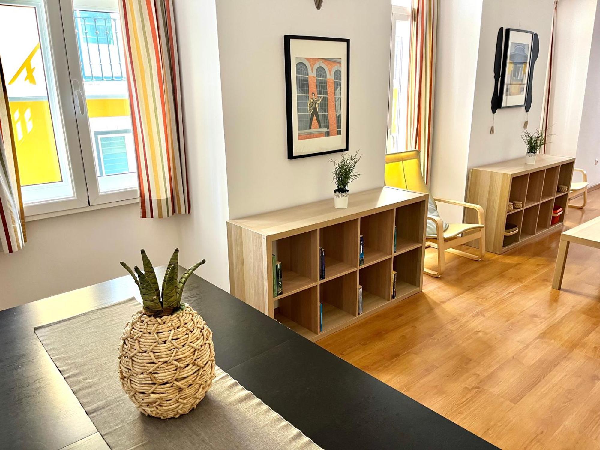 In Bairro Alto - 2 Bedroom Appartement *